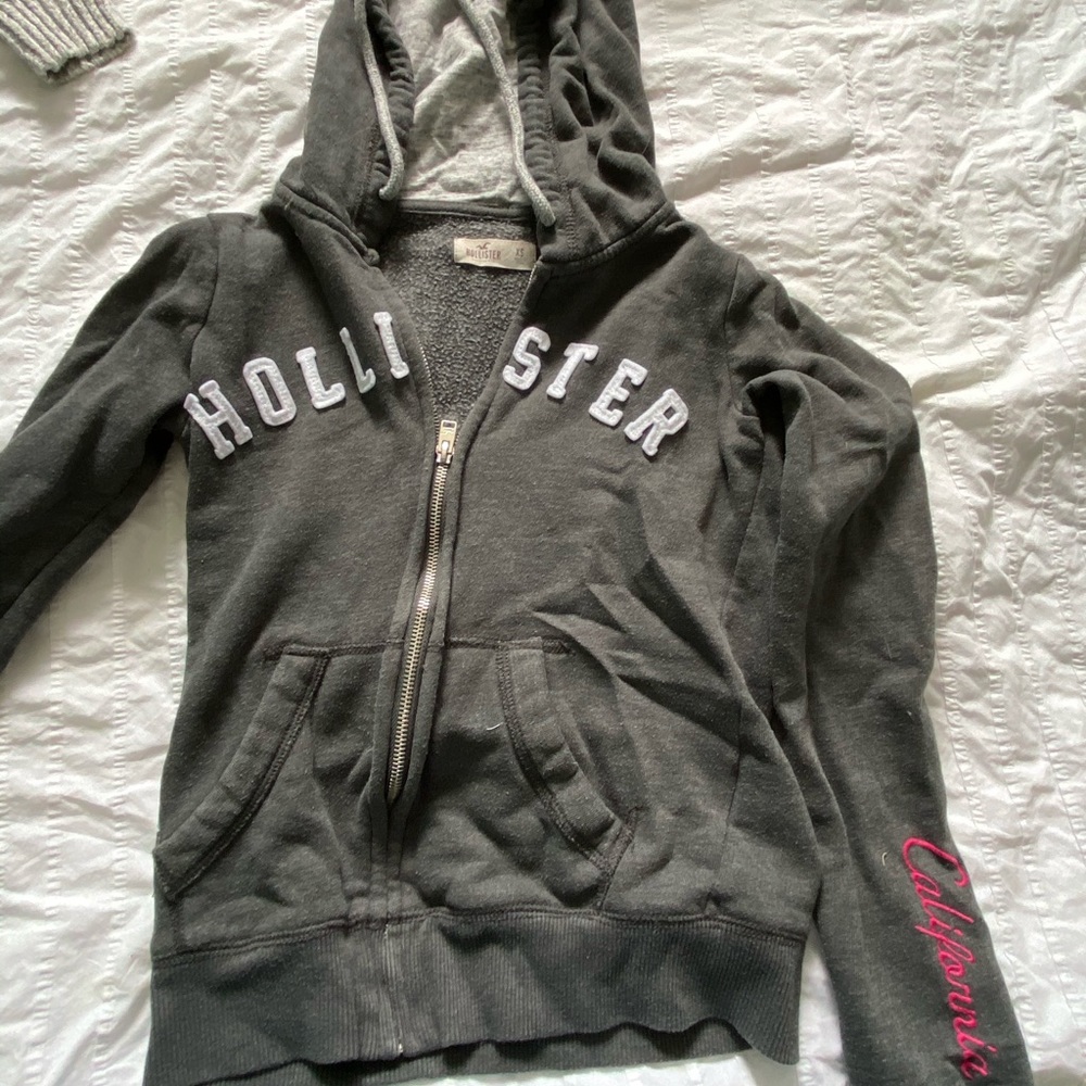 Grey hollister zip up